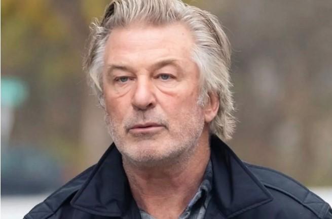 Alec Baldwin Alami Kecelakaan Mobil di The Hamptons, Tidak Alami Luka Serius
