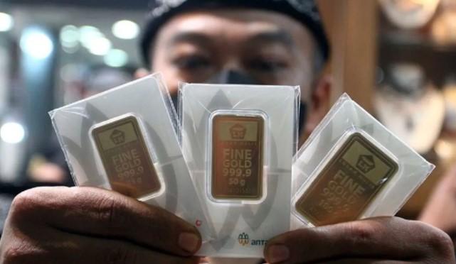 Harga Emas Antam Meroket Rp29.000 Jadi Rp2,36 Juta per Gram, Buyback Tembus Rp2,2 Juta