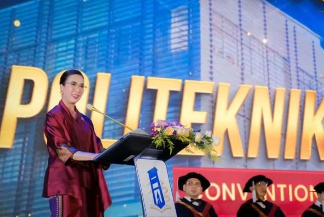 Menparekraf Widiyanti Ajak Lulusan Poltekpar Jadi Penggerak Pariwisata Berkelanjutan dan Berbasis Budaya