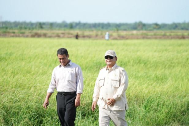 Presiden Prabowo Instruksikan Mentan Revitalisasi Pabrik Pupuk