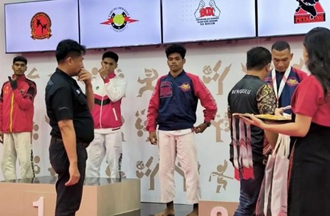Valentino Rivandi Mandro Sumbang Perunggu untuk Kepri di Tarung Derajat PON Beladiri 2025