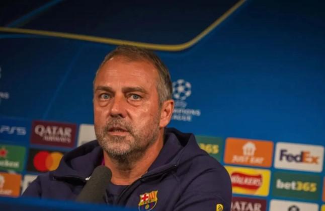Hansi Flick Bantah Isu Perpecahan di Barcelona, Tegaskan Fokus Hadapi Krisis Cedera Jelang Duel Kontra Girona