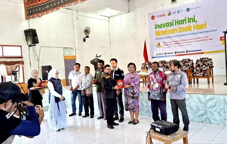 Pemanfaatan AI untuk Pendidikan: ASEAN Foundation Edukasi Pelajar Papua Barat agar Melek Digital