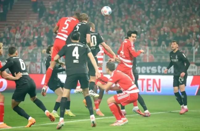 Union Berlin Kalahkan Moenchengladbach 3-1, Kevin Diks Tampil Sebagai Starter