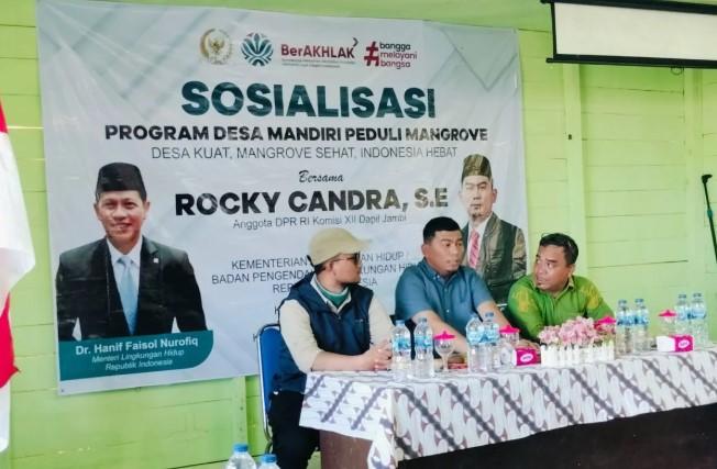 Rocky Candra Dorong Sungai Dualap Jadi Desa Percontohan Program Mandiri Peduli Mangrove