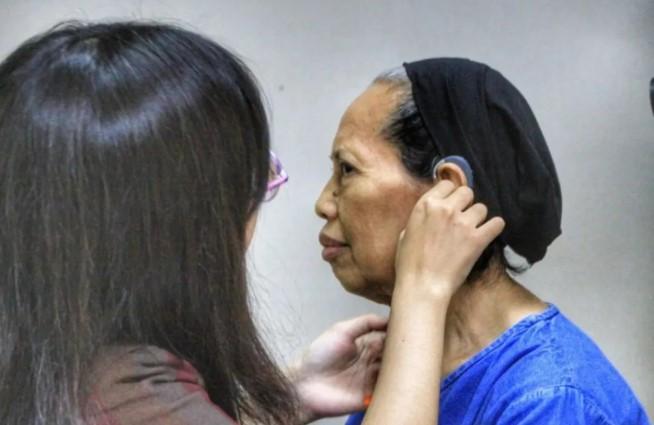 Sudin Sosial Jakarta Selatan Salurkan Alat Bantu Dengar untuk Warga Disabilitas, Dukung Kota Inklusif