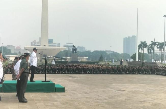 Menko Polkam Djamari Chaniago Beri Arahan ke 3.500 Prajurit TNI-Polri di Monas, Tekankan Tanggung Jawab Jaga Jakarta
