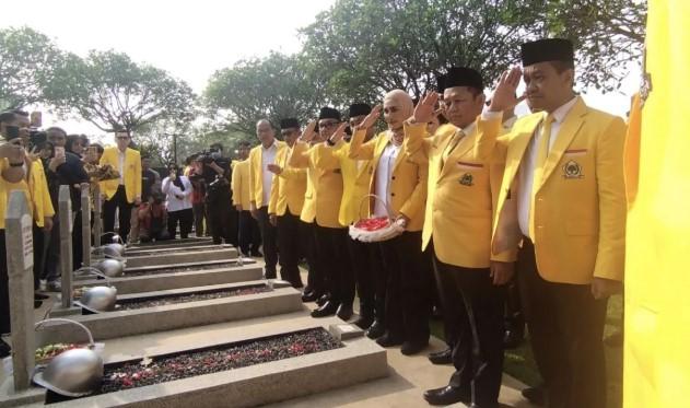 Peringati HUT ke-61, Partai Golkar Ziarah ke TMP Kalibata sebagai Bentuk Penghormatan kepada Tokoh Bangsa