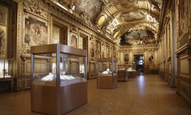 Delapan Permata Mahkota Dicuri dari Museum Louvre, Menteri Sebut Perampokan Sangat Profesional