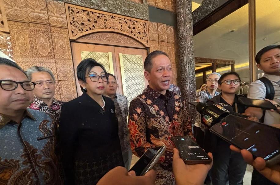Menteri Hanif Tetapkan 260 Daerah Berstatus Darurat Sampah, Dorong Pemanfaatan Teknologi Ramah Lingkungan