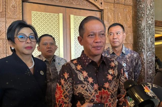 Menteri LH Soroti Mikroplastik di Air Hujan Jakarta, TPA Bantargebang Dinilai Berkontribusi Besar
