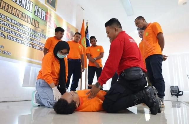 Perkuat Kesiapsiagaan Maritim, Kantor SAR Mataram Gelar Pelatihan Pertolongan Air di Lombok Utara