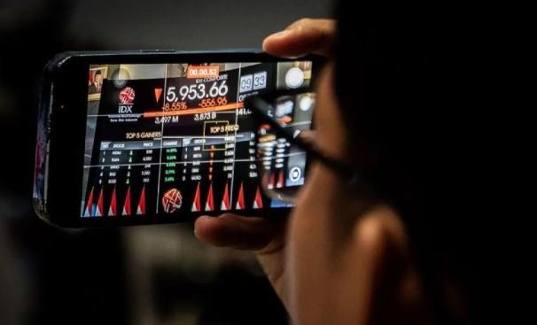 IHSG Dibuka Melemah 23,96 Poin pada Rabu Pagi, LQ45 Turut Terkoreksi
