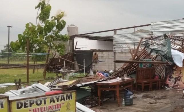Hujan Disertai Angin Kencang Rusak Puluhan Rumah di Klaten, BNPB Imbau Waspada Cuaca Ekstrem