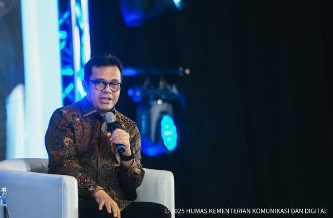 Kemkomdigi Minta Pengembang AI Transparan, Waspadai Risiko Deepfake dan Kerugian Rp700 Miliar