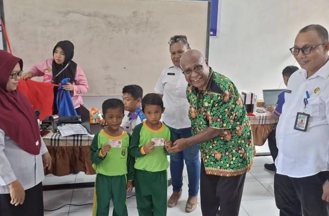 Senator Henock Puraro Dorong Penguatan Dokumen Kependudukan Resmi di Jayapura