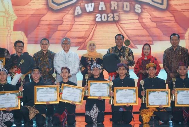 SMA Award 2025 Pecahkan Rekor MURI, Gubernur Khofifah Dorong Jadi Proyek Percontohan Nasional