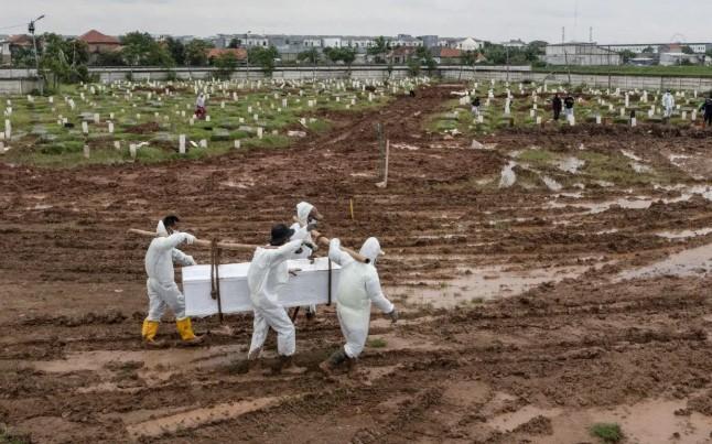 Hadapi Keterbatasan Lahan, DKI Jakarta Alihfungsi Makam COVID-19 Jadi TPU Umum