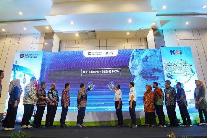 KAI Daop 7 Madiun Luncurkan Rail Tour Jawa Timur, Angkat Wisata Lokal Lewat Program “Keliling Dunia Tanpa Paspor”