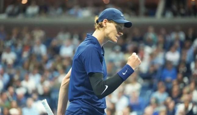 Sinner Tembus Perempat Final Paris Masters untuk Pertama Kalinya, Medvedev dan Zverev Siap Bersaing Ketat