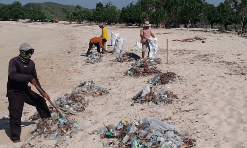 ITDC Kumpulkan 7,2 Ton Sampah di Pantai Tanjung Aan, Libatkan Warga Lokal Jaga Kebersihan Kawasan Mandalika