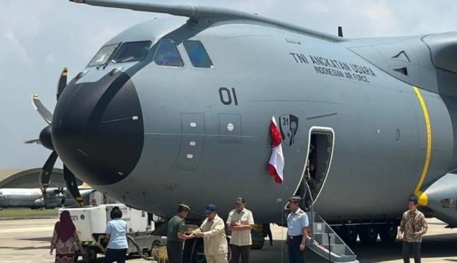 Presiden Prabowo Serahkan Kunci Airbus A400M ke TNI, Perkuat Kekuatan Angkut Strategis TNI AU