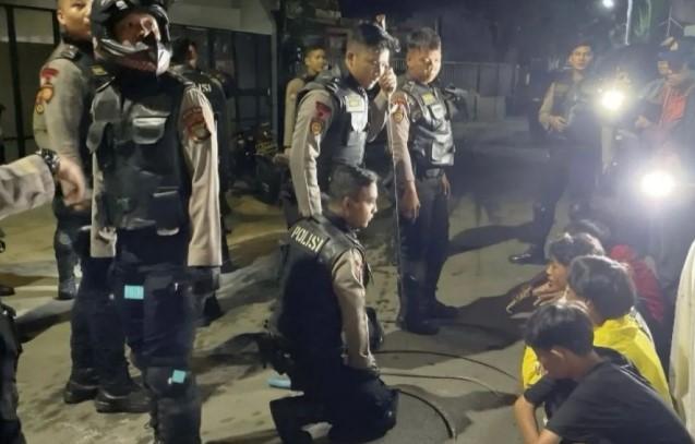 Polisi Amankan Tiga Remaja Terlibat Tawuran di Kalimalang, Patroli Malam Diperketat