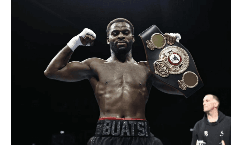 Joshua Buatsi Kalahkan Zach Parker dan Rebut Gelar WBA Internasional Kelas Berat Ringan