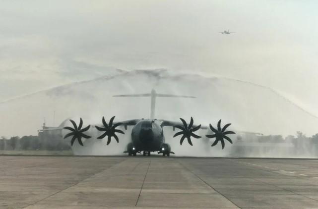 Airbus A400M Mendarat di Halim, TNI AU Resmi Terima Pesawat Angkut Terbesar untuk Perkuat Kekuatan Udara Nasional