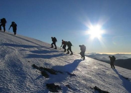 Longsoran Salju di Nepal Tewaskan Tujuh Pendaki, Empat Masih Hilang di Kamp Utama Yalung Ri