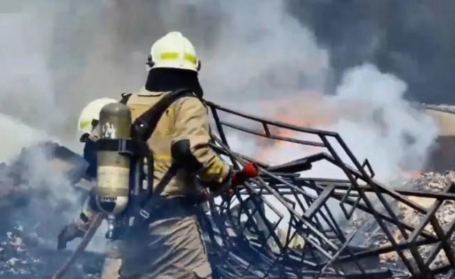 Kompor Gas Jadi Pemicu, Tiga Rumah Ludes Terbakar di Cakung Timur