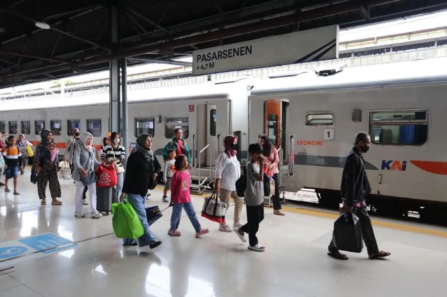 KAI Mulai Buka Pemesanan Tiket untuk Keberangkatan 1 Desember 2025, Penyesuaian Jadwal Berlaku di Seluruh Daop
