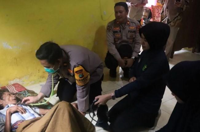 Polres Kepulauan Seribu Gelar Pengobatan Gratis di Pulau Tidung, Sasar Nelayan dan Lansia Kurang Mampu
