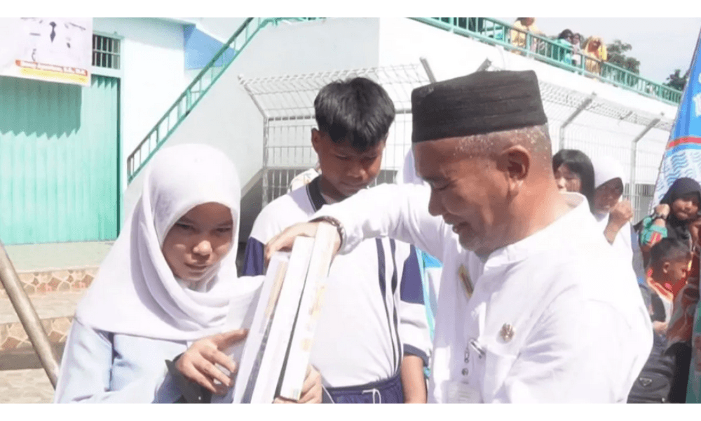 Pemkot Pangkalpinang Salurkan Bantuan Perlengkapan Sekolah bagi 718 Siswa Kurang Mampu
