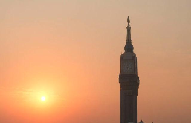 Jabal Khandamah, Surga Senja Tersembunyi di Timur Kota Makkah