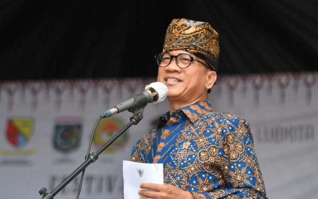 Mendes Ajak Masyarakat Dukung Program Desa Bersinar dan Kembangkan Potensi Kampung Adat Cikondang