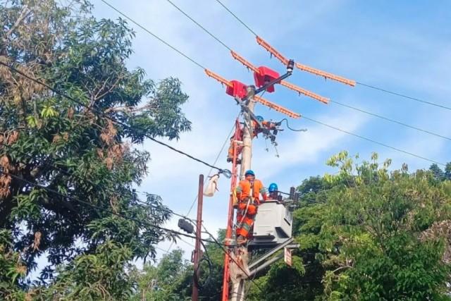 PLN Imbau Waspada Bahaya Listrik saat Musim Hujan, Siagakan Ribuan Personel di Sulselrabar