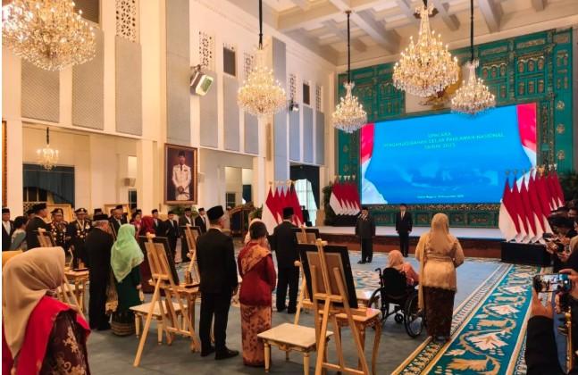 Presiden Prabowo Anugerahkan Gelar Pahlawan Nasional kepada Soeharto, Gus Dur, dan Marsinah: Simbol Kedewasaan Bangsa dalam M