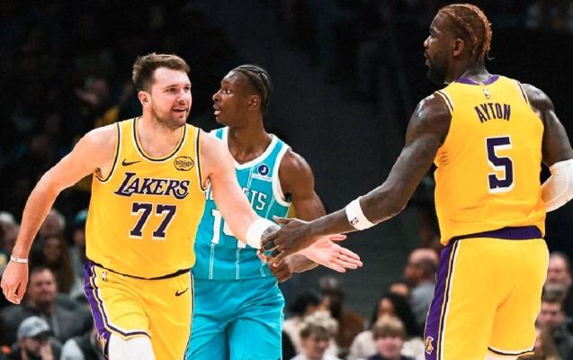 Doncic Cetak 38 Poin, Lakers Tundukkan Hornets 121–111 Usai Kuarter Ketiga Dominan