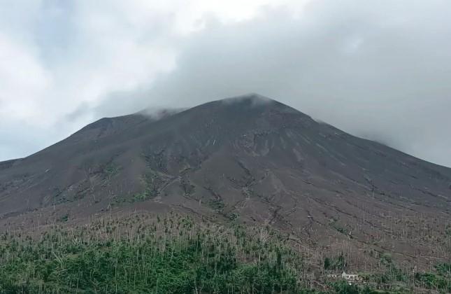 Gunung Ruang Waspada, Masyarakat Diminta Tidak Beraktivitas di Radius Dua Kilometer