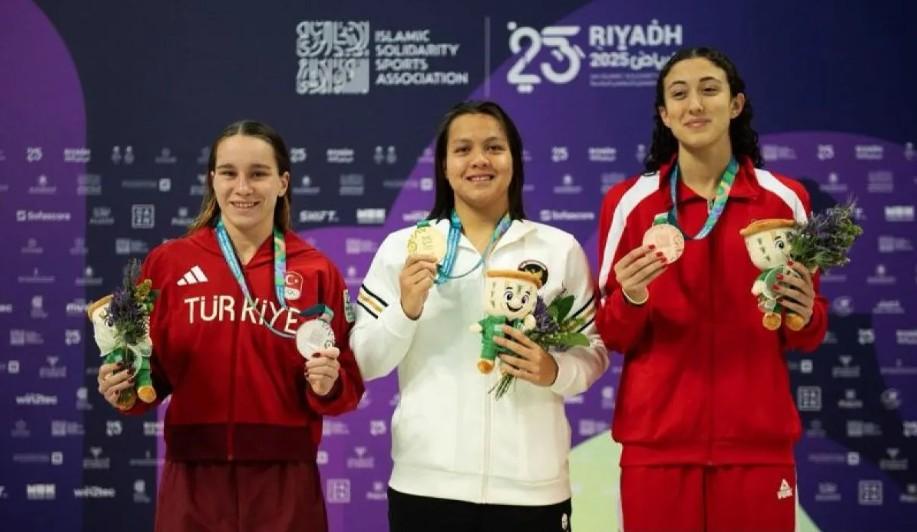 Adellia Persembahkan Medali Emas Perdana bagi Tim Renang Indonesia di ISG Riyadh 2025