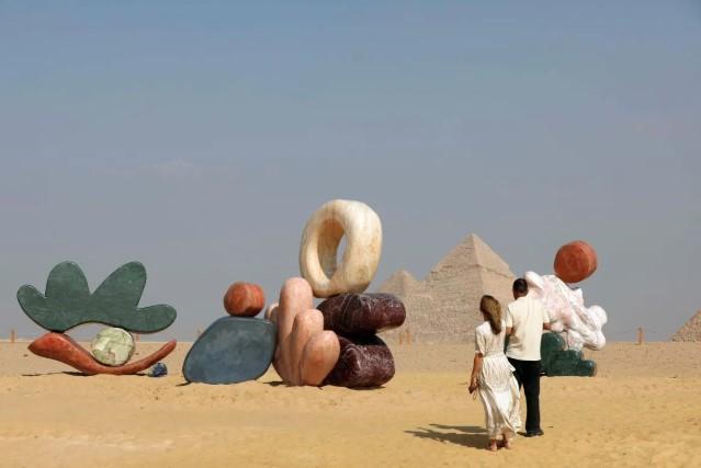 Pameran Seni “Forever Is Now” 2025 Hadir di Piramida Giza, Perpaduan Seni Modern dan Warisan Kuno Mesir