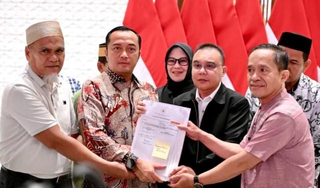 Presiden Prabowo Teken Rehabilitasi Dua Guru ASN Luwu Utara yang Dihukum karena Bayar Gaji Guru Honorer