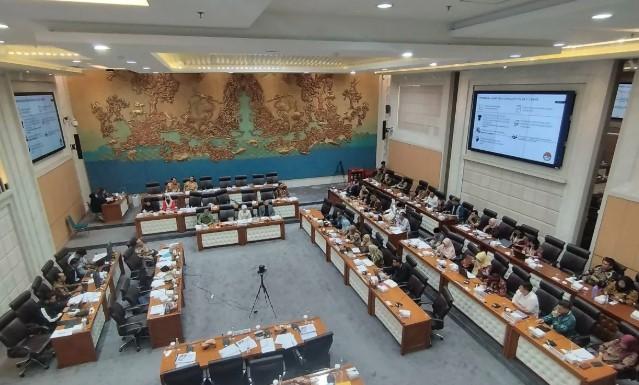 Komisi VII DPR dan Ditjen IKMA Bahas Strategi Penguatan Daya Saing Industri Nasional