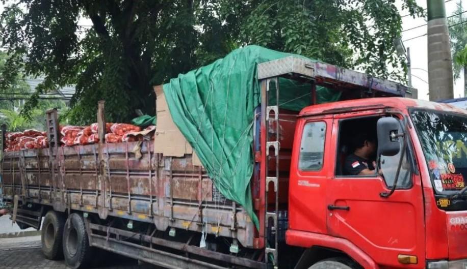 Bea Cukai Gagalkan Penyelundupan 30 Ton Bawang Bombai Ilegal di Pelabuhan Dwikora Pontianak