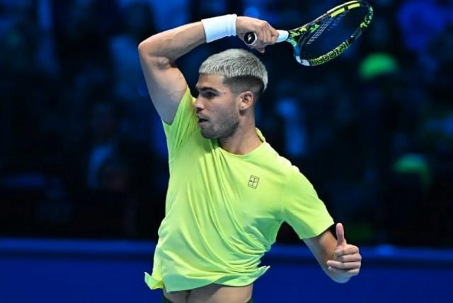 Carlos Alcaraz Kalahkan Musetti, Kunci Posisi No.1 Dunia dan Lolos ke Semifinal ATP Finals