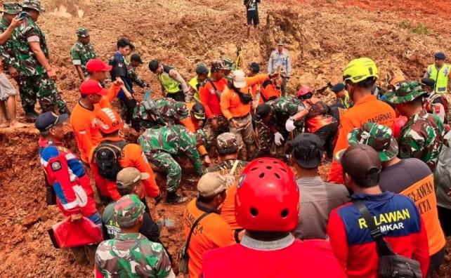 Tim SAR Temukan Korban Kedua Tanah Longsor Cilacap, 20 Orang Masih Dalam Pencarian