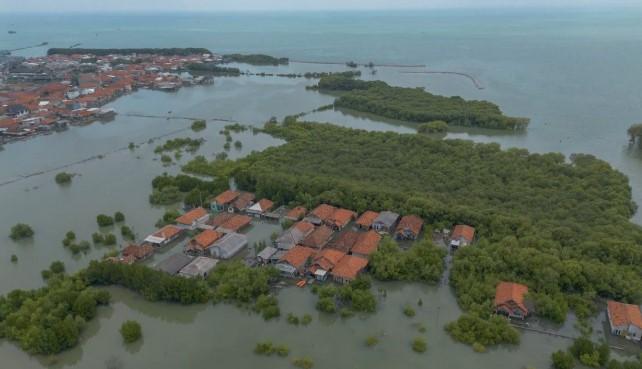 BMKG Peringatkan Cuaca Ekstrem di Sejumlah Wilayah, Potensi Hujan Petir hingga Banjir Rob
