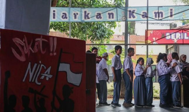 Kritik atas Demokrasi dari Yunani Kuno hingga Tantangan Modern dalam Sistem Politik Global