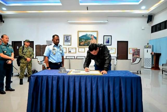 Menhan Sjafrie Sjamsoeddin Tekankan Sinergi TNI di Natuna untuk Jaga Kedaulatan NKRI